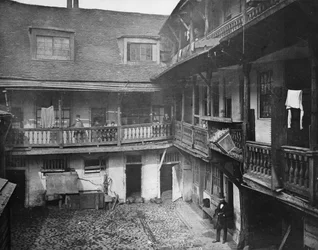 The Oxford Arms, Warwick Lane, 1875